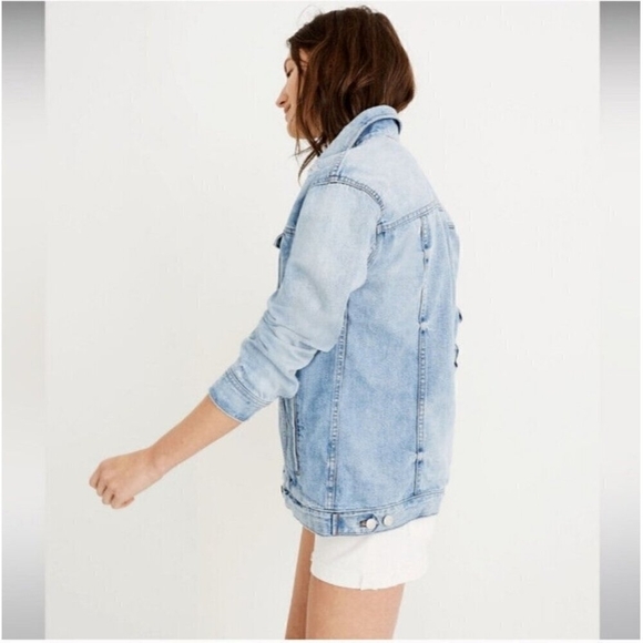 Madewell Oversized Jean Jacket in Junction Wash: Distressed Edition. Size XL - Picture 2 of 11